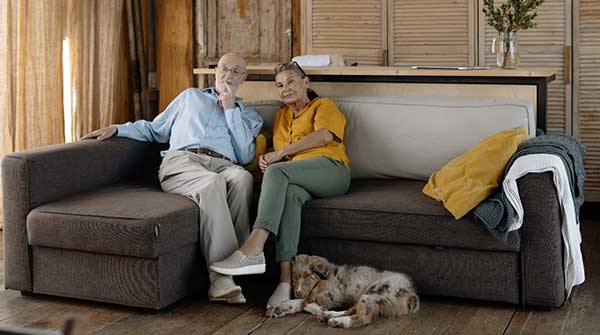 4 Reasons Seniors Love Living with Dogs