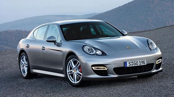 2010-Porsche-Panamera-Turbo