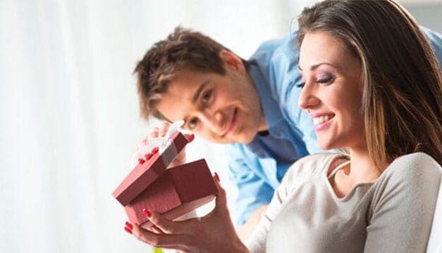 3 Perfect Personalized Gifts for Different People in Your Life