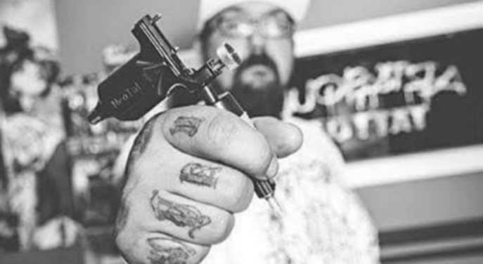Robb Syre tatoo artist