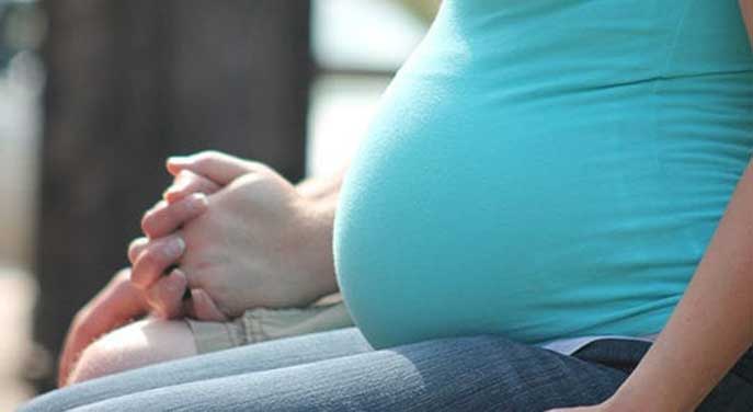 Tips for Keeping the Spark Alive During Your Pregnancy