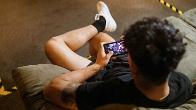 Trusting the Odds: Decoding Gambling Trust Signals for Success