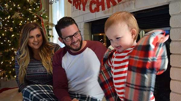 christmas Albertans saved big on holiday shopping with no PST