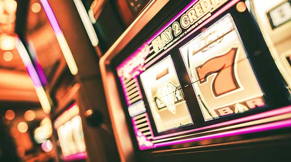 What Should You Know Before Playing Online Slots When You Travel