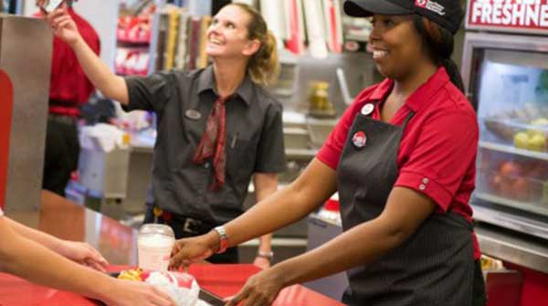 Wendys-restaurant-fast-food customer service smile