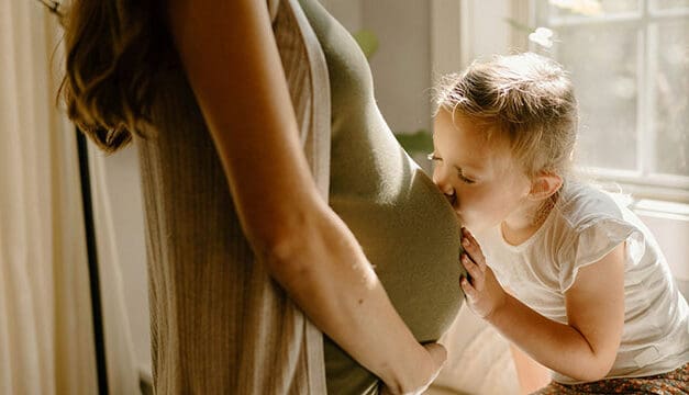 New study links maternal smoking to childhood obesity risk