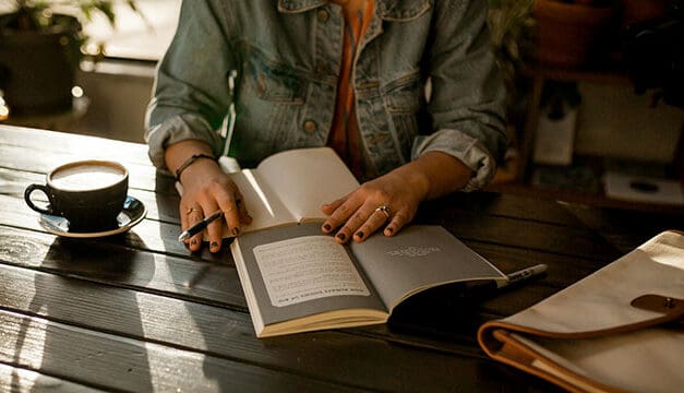 Balancing Objectivity and Personal Voice in Academic Writing