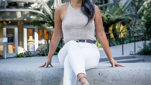 Styling tips to rock your white jeans all year round