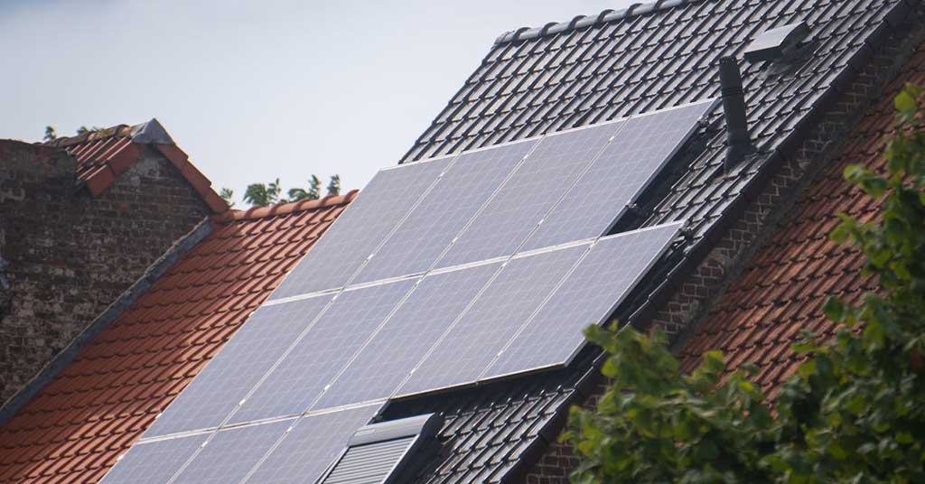 Solar-Panels • Troy Media Rooftop solar and home batteries are reshaping electricity in Canada, boosting grid stability, reducing transmission strain and powering a modern energy system