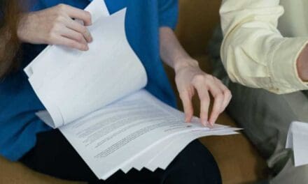 How to Use Peer Review to Improve Essay Writing