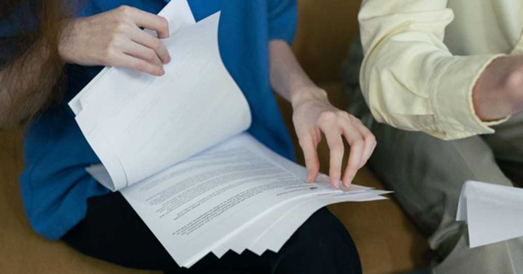 Essay-students • Troy Media Learn how peer review helps improve essay writing, strengthen arguments, identify weaknesses, and make revisions more effective