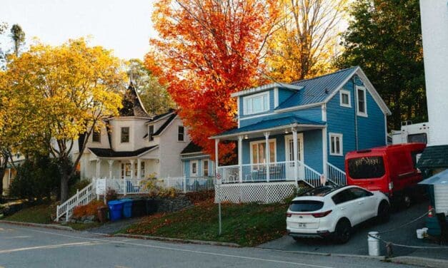 Why English-Speaking Home Buyers in Montreal Often Work With Local Mortgage Brokers