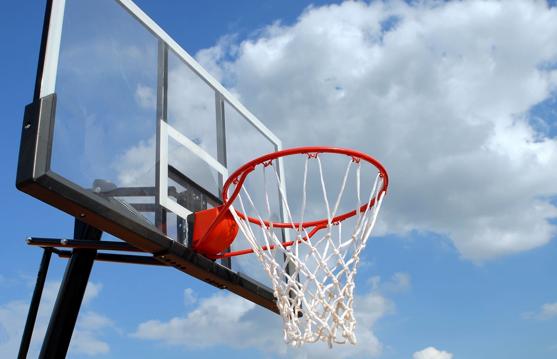 Town to work with basketball group on proposed project