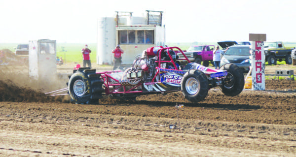 Dirt racers and pullers put on show for audiences