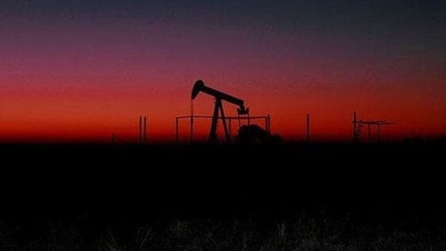 Crude markets plunge amid weak global economy and rising oil production