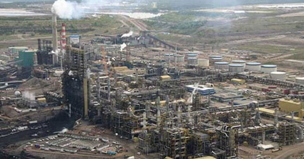 Canada’s oil sector proves more resilient than the U.S. as oil sands operations thrive while shale producers slip